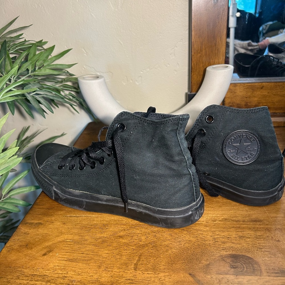 Black Converse Unisex - Picture 3 of 4